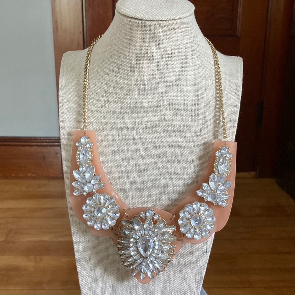 Collar style stemmed necklace